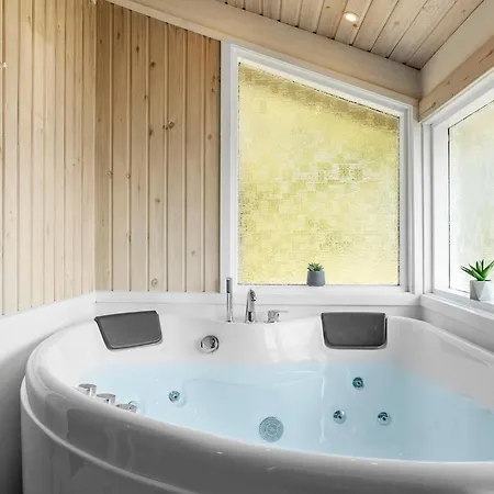 Feriehus Amazing In With Sauna